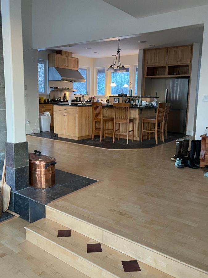 Frenchy'S Adventure Bed And Breakfast Anchorage Esterno foto